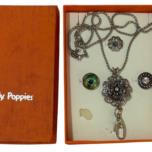 Silver Lanyard Necklace with 4 Interchangeable Centers - Picture 3 of 4